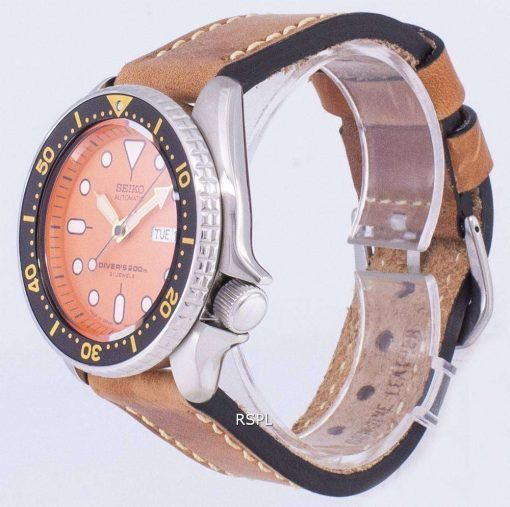 茶色の革ストラップ メンズ腕時計セイコー自動 SKX011J1 LS17 ダイバー 200 M 日本