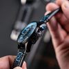 AVI-8 ホーカー ハリケーン デュアル レトログラード クロノグラフ ストーム ブラック レザー ストラップ ブラック ダイヤル クォーツ AV-4056-0A メンズ 腕時計