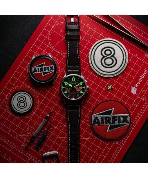 AVI-8 スピットファイア ロック クロノグラフ エアフィックス エディション レイヴン ブラック ダイヤル クォーツ AV-4089-09 メンズ 腕時計